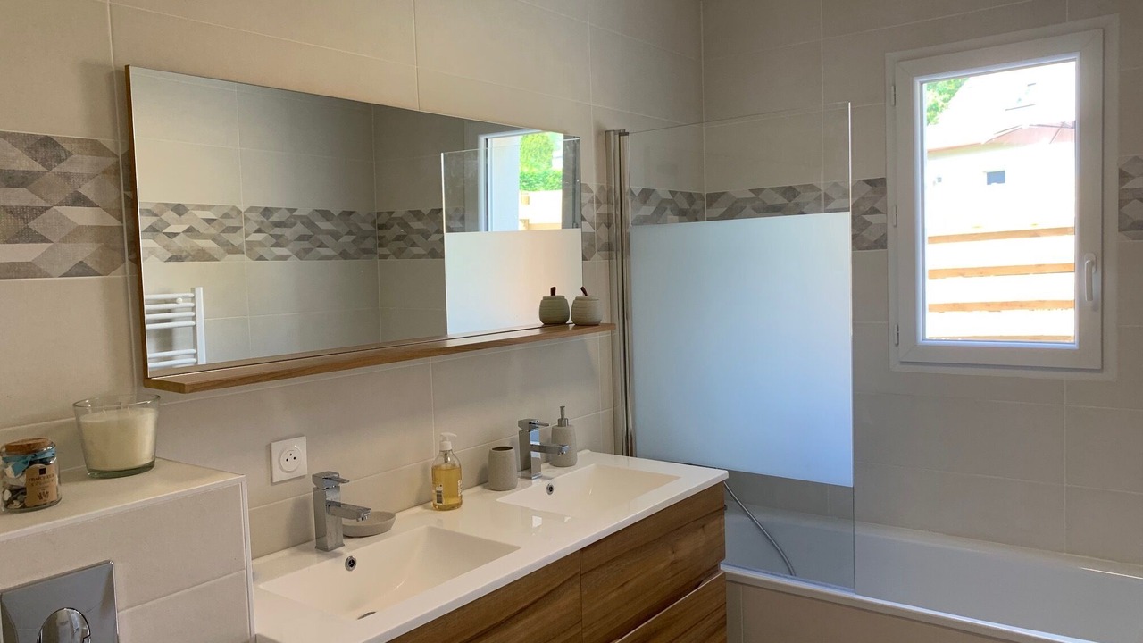 Photo of Bathroom in Saint-Martin-aux-Chartrains