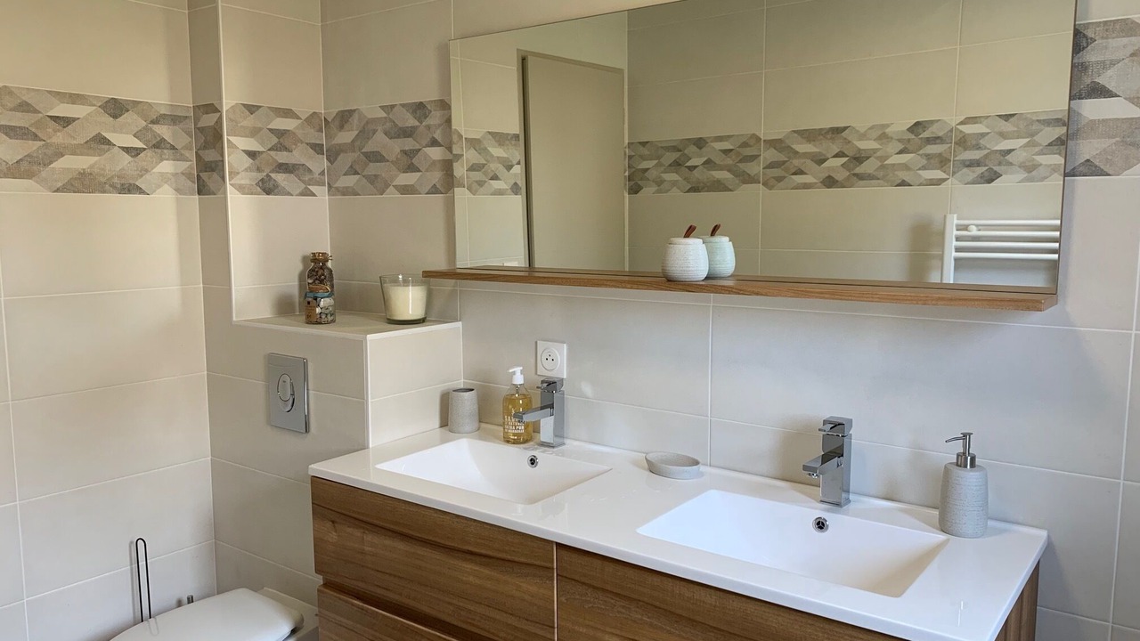 Photo of Bathroom in Saint-Martin-aux-Chartrains