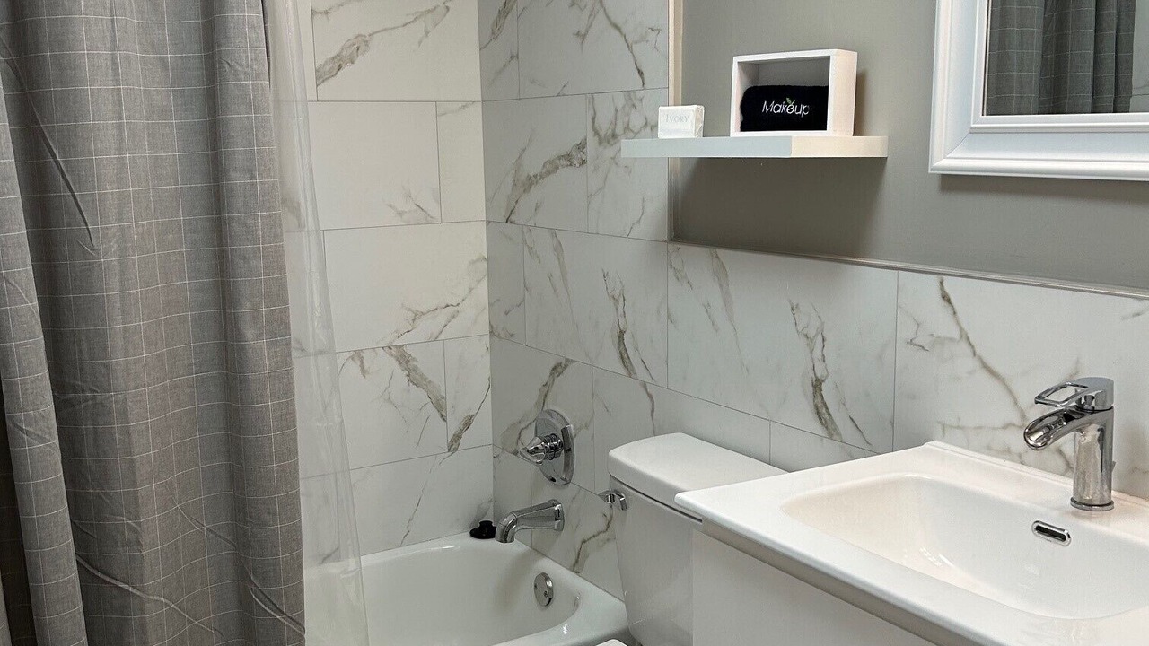 Photo of Bathroom in Galt Mile