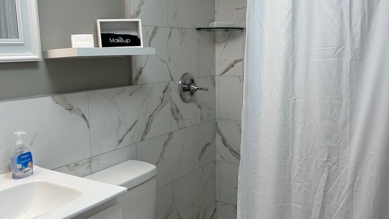 Photo of Bathroom in Galt Mile