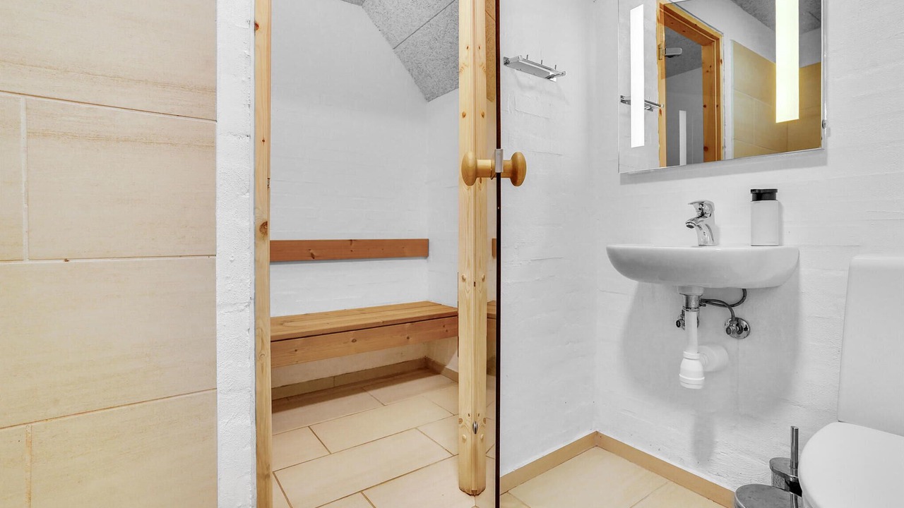 Photo of Bathroom in Øby