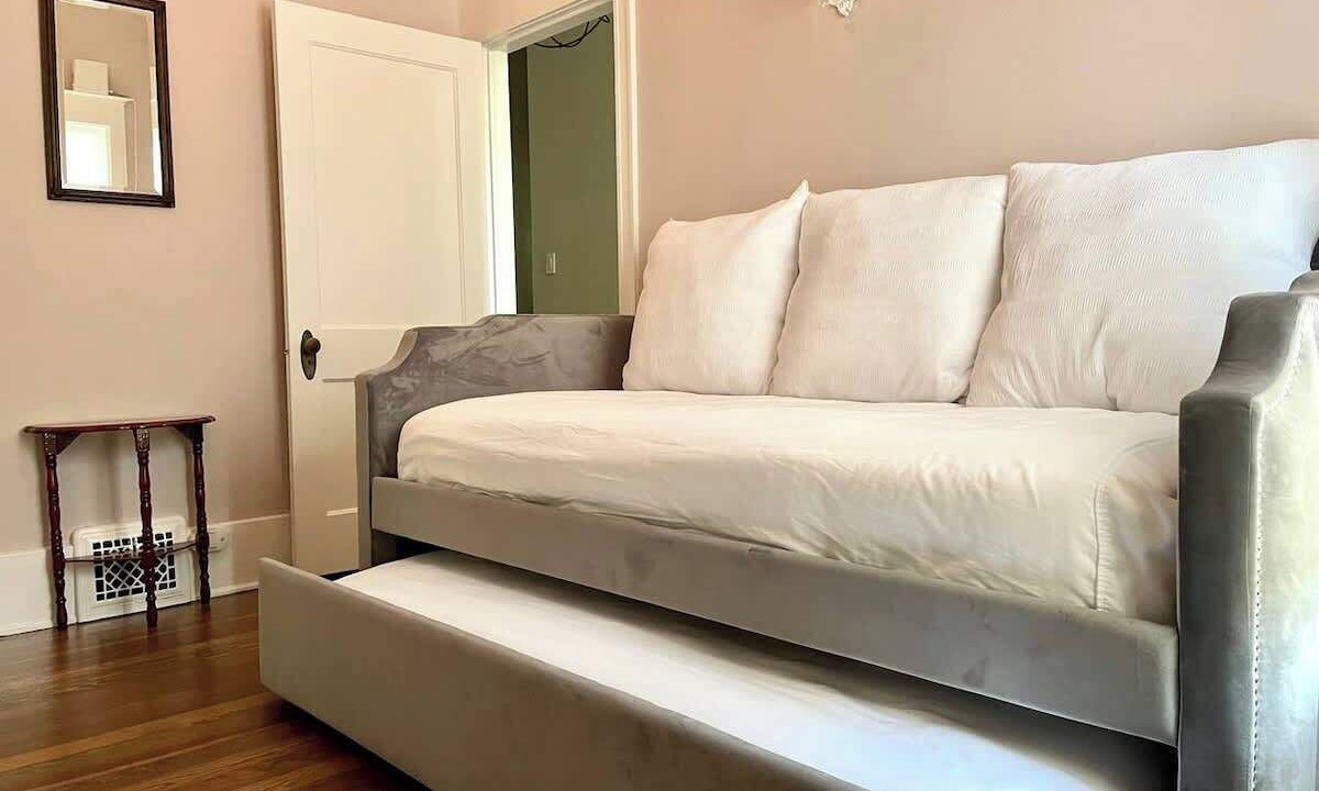 Photo of Bedroom in Midtown