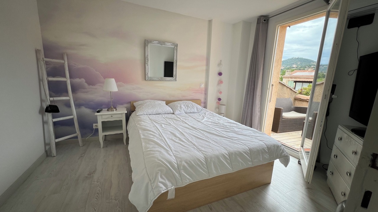 Photo of Bedroom in Le Lavandou