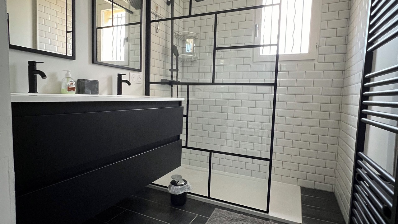 Photo of Bathroom in Le Lavandou