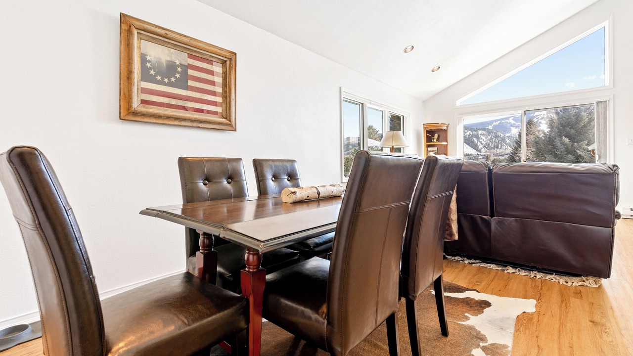Photo of Livingroom in Avon