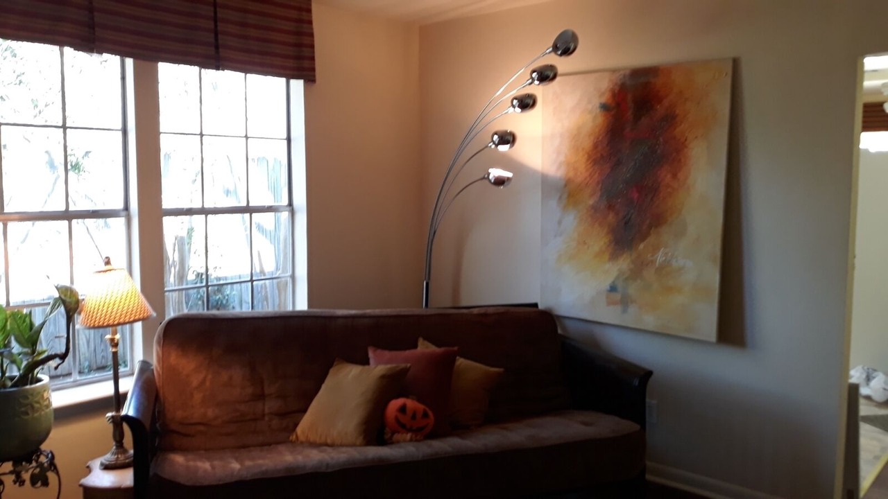 Photo of Livingroom in Handley