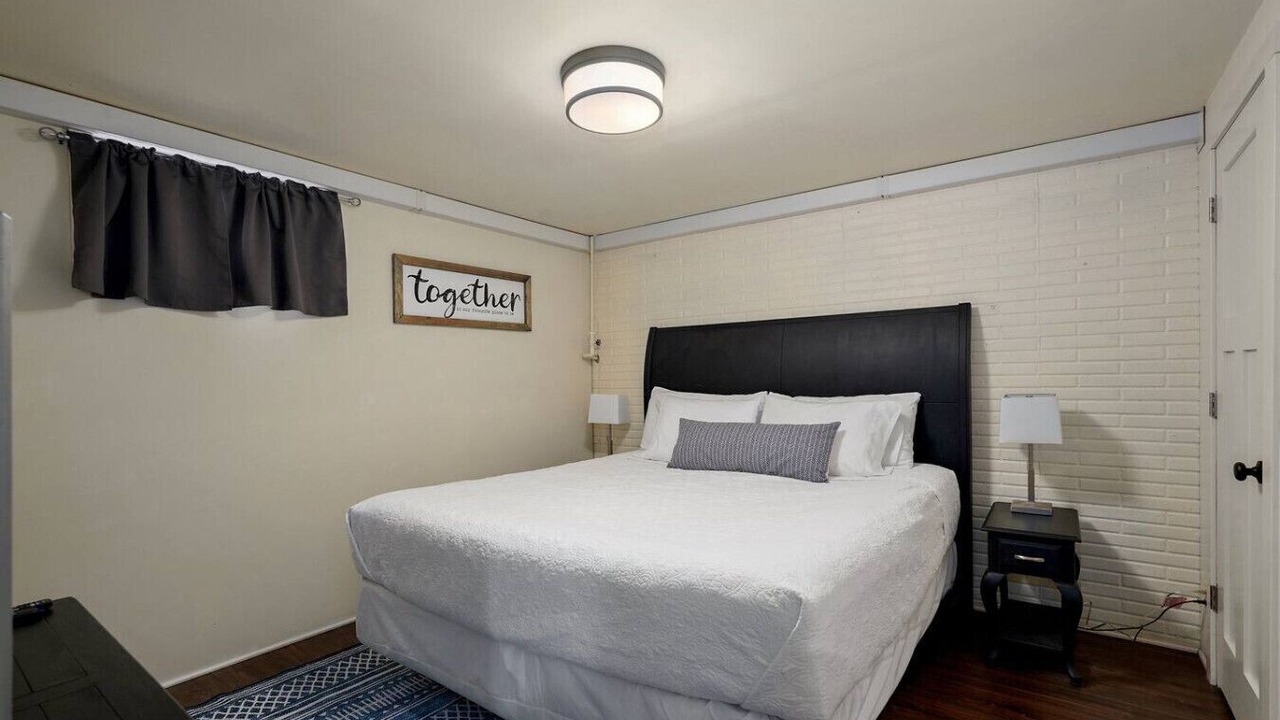 Photo of Bedroom in Lampe