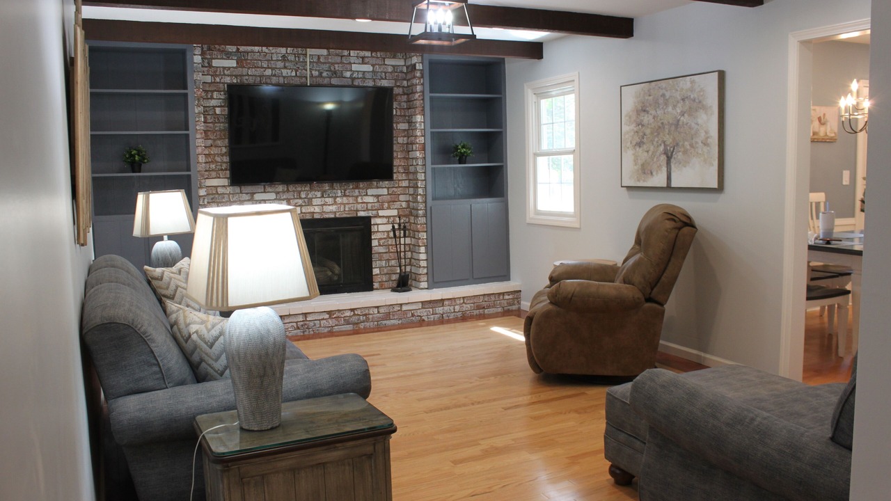 Photo of Livingroom in Southeast Springfield