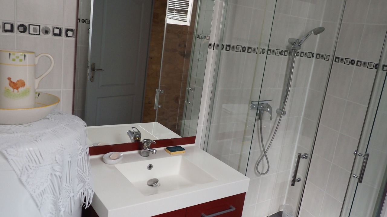 Photo of Bathroom in Frayssinet-le-Gelat