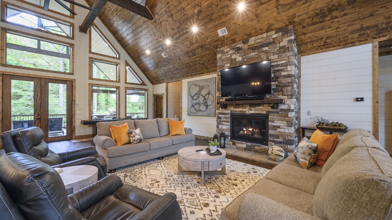 Photo of Livingroom in Hochatown