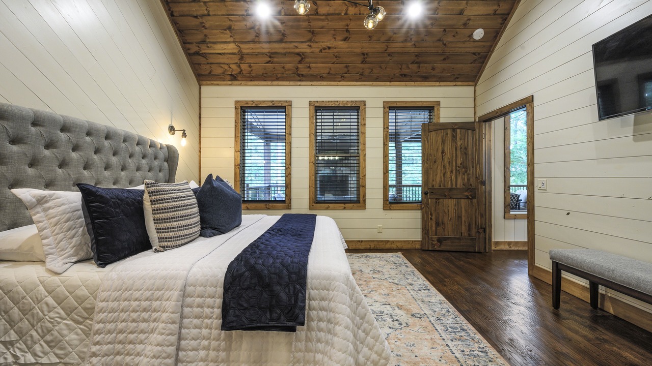 Photo of Bedroom in Hochatown
