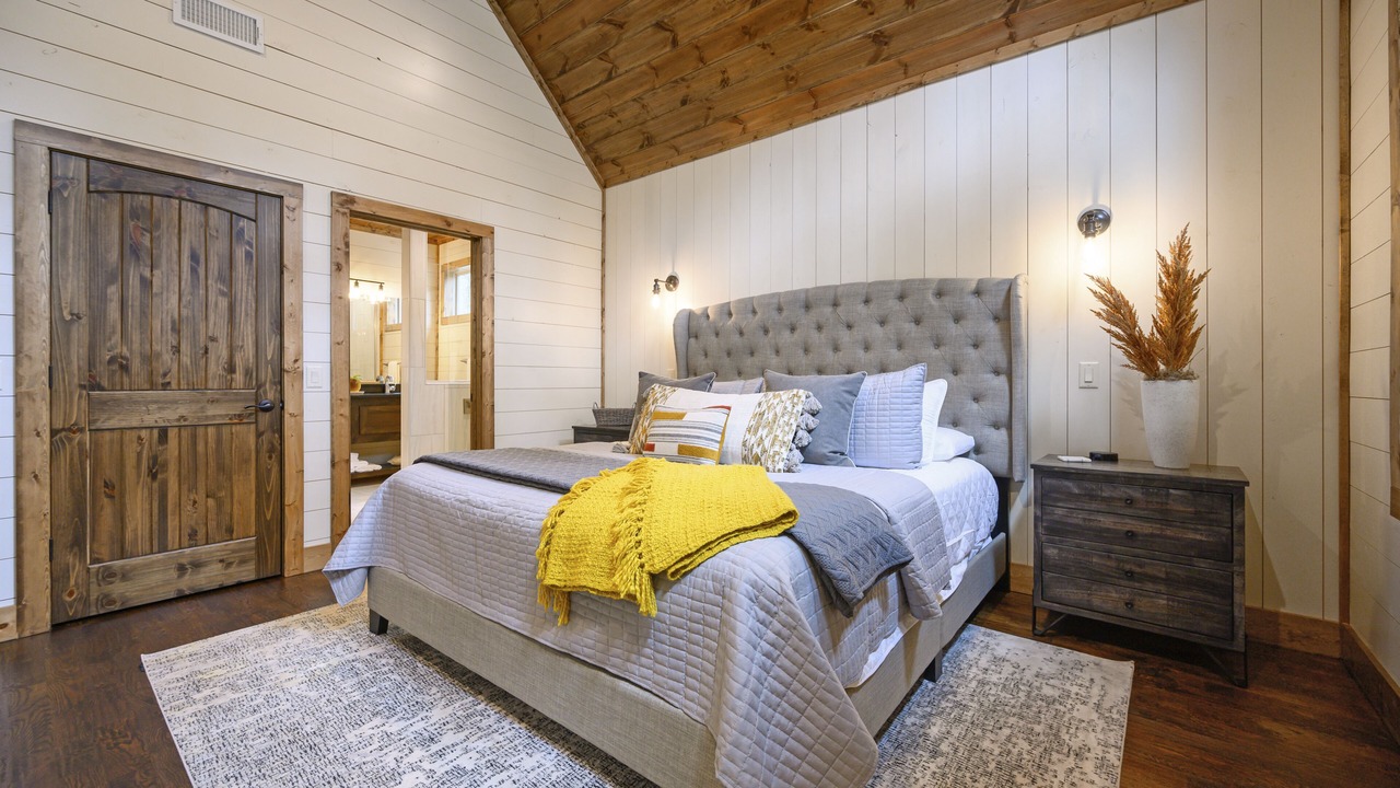 Photo of Bedroom in Hochatown