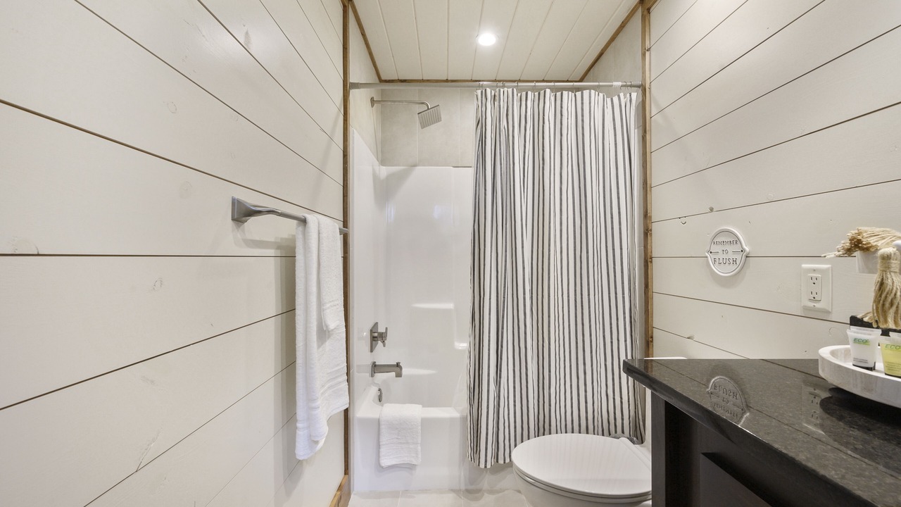 Photo of Bathroom in Hochatown
