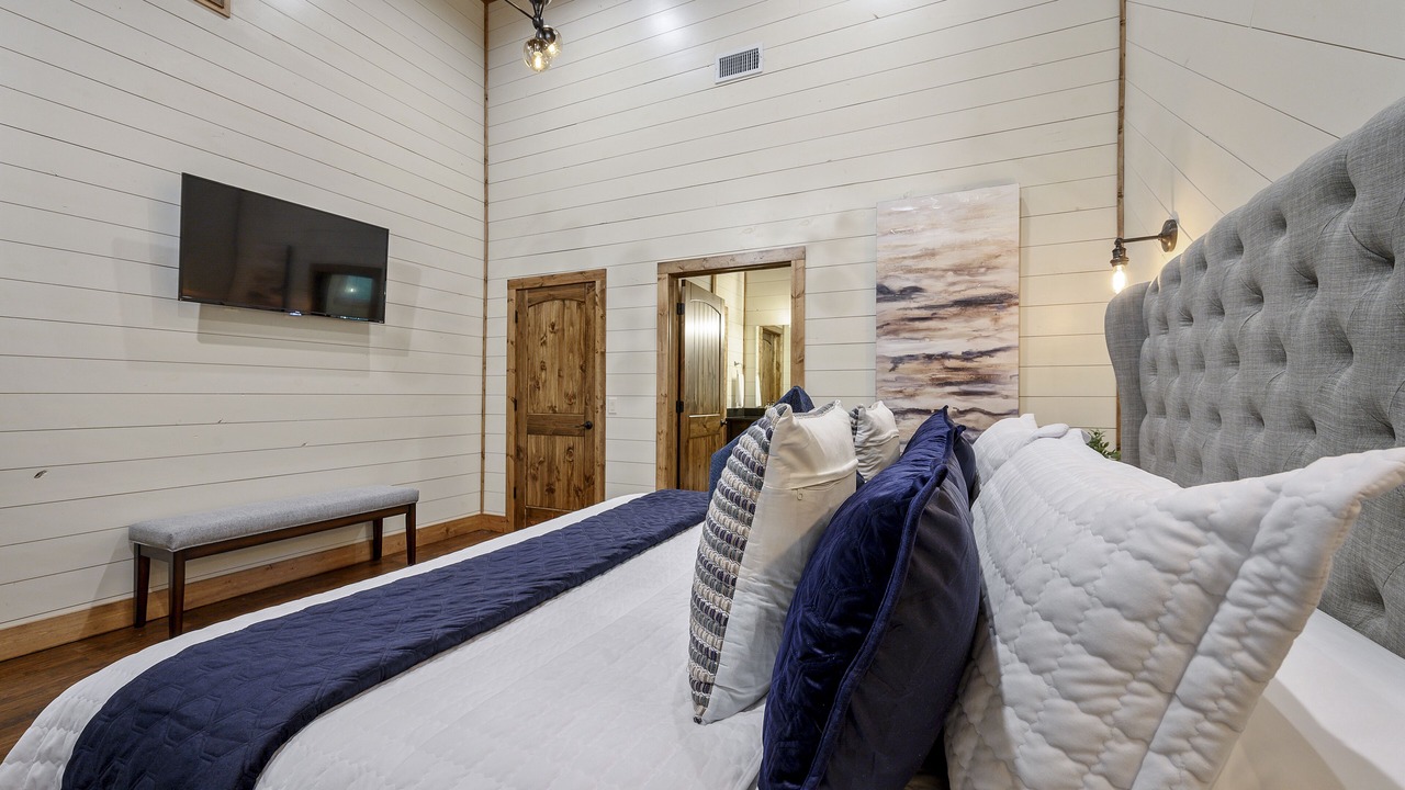 Photo of Bedroom in Hochatown
