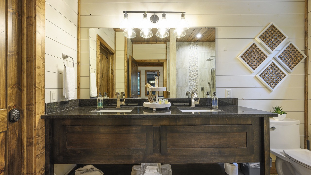 Photo of Bathroom in Hochatown