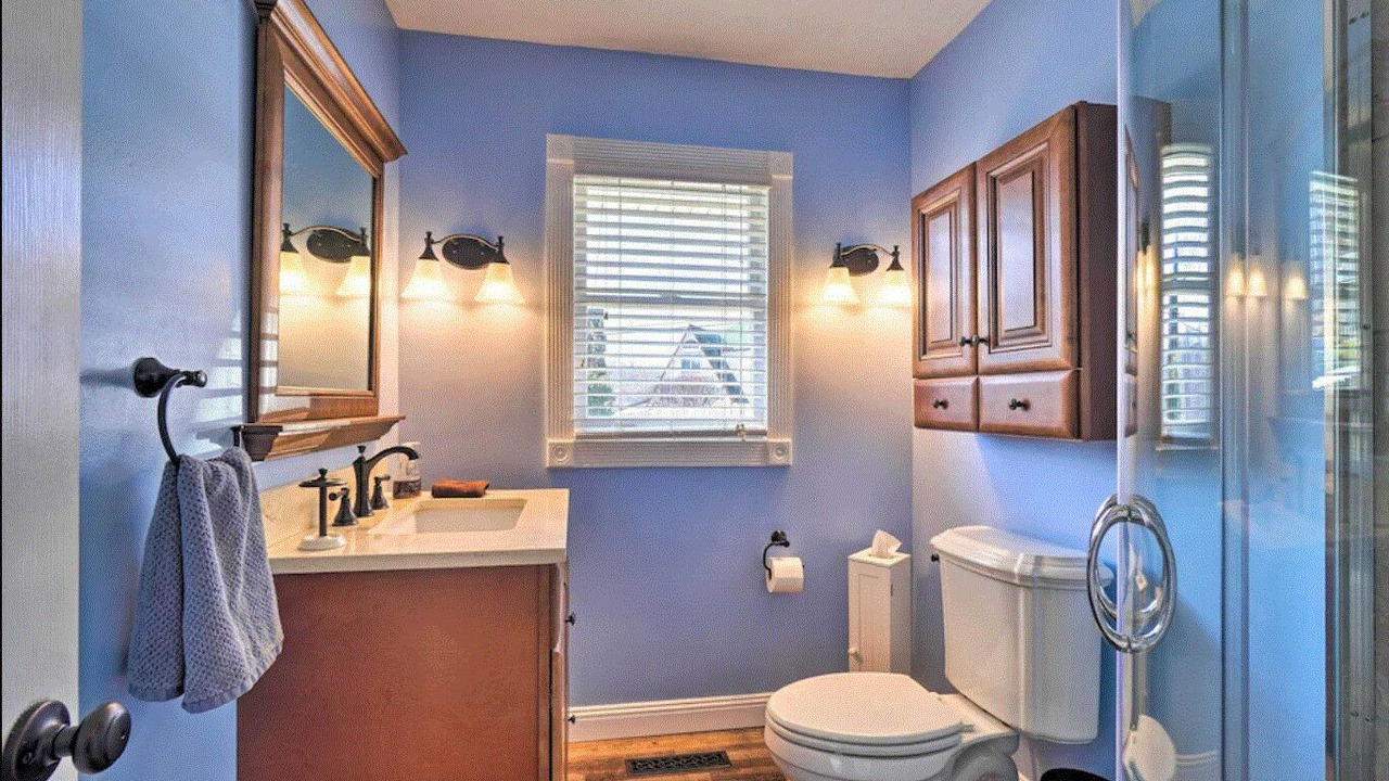 Photo of Bathroom in Flat Hollow Marina