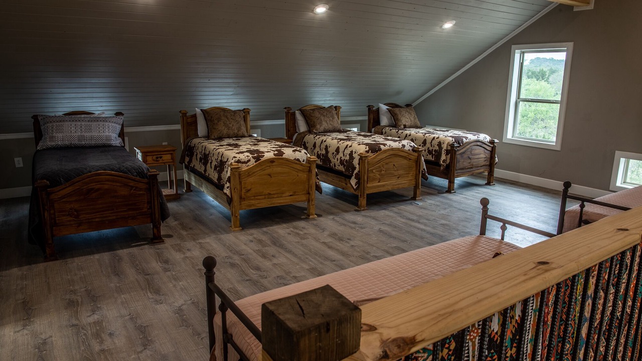 Photo of Bedroom in Uvalde