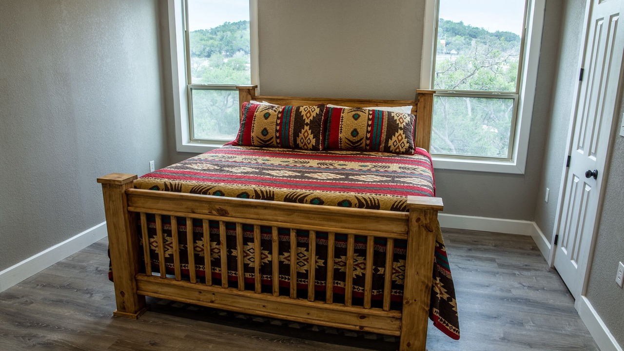 Photo of Bedroom in Uvalde