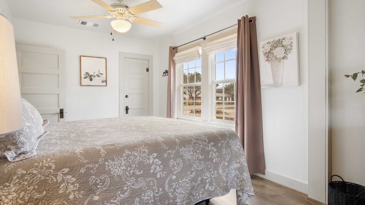Photo of Bedroom in Bandera