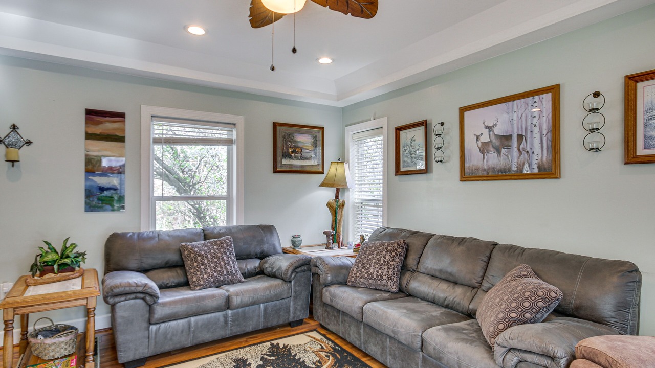 Photo of Livingroom in Leesville