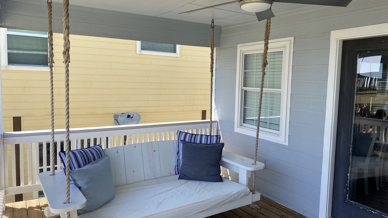 Photo of Patio Balcony in Cedar Lane