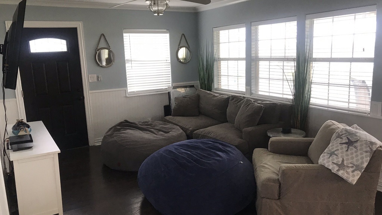 Photo of Livingroom in Cedar Lane