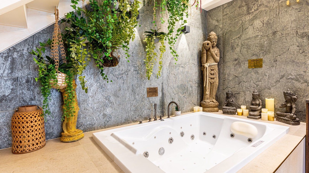 Photo of Bathroom in Val-de-Grace