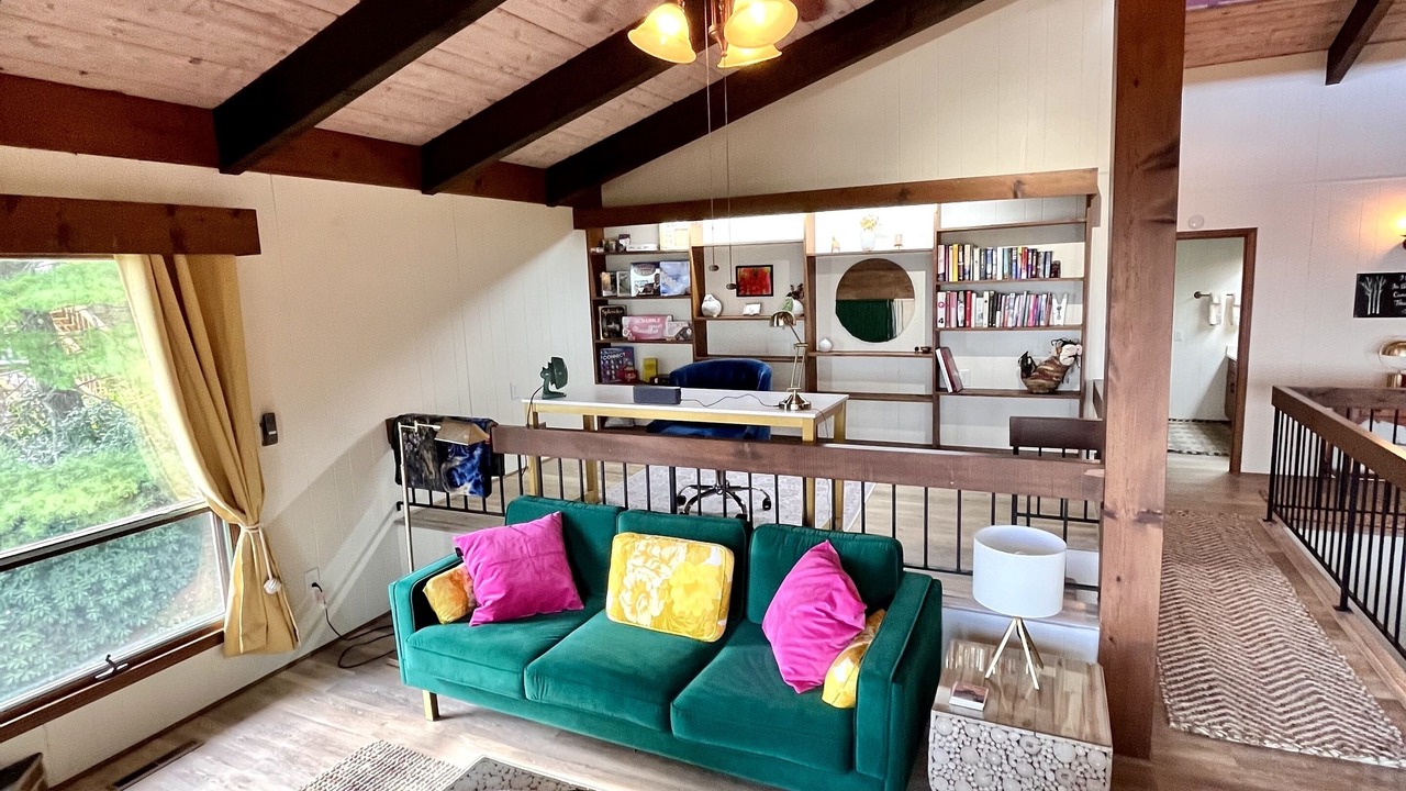 Photo of Livingroom in Dan River