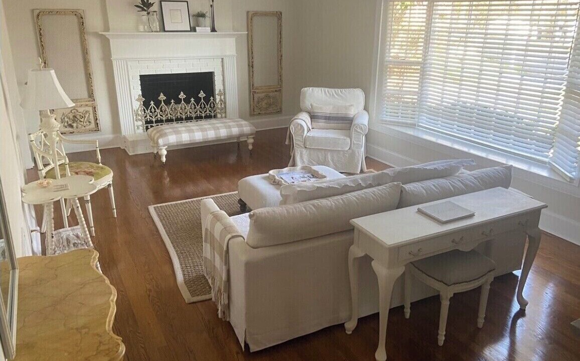 Photo of Livingroom in East Ridge