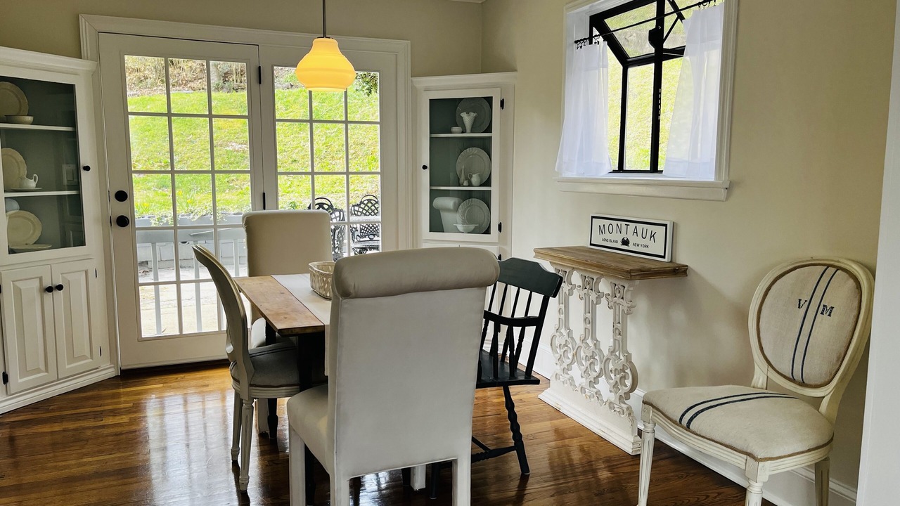 Photo of Livingroom in East Ridge
