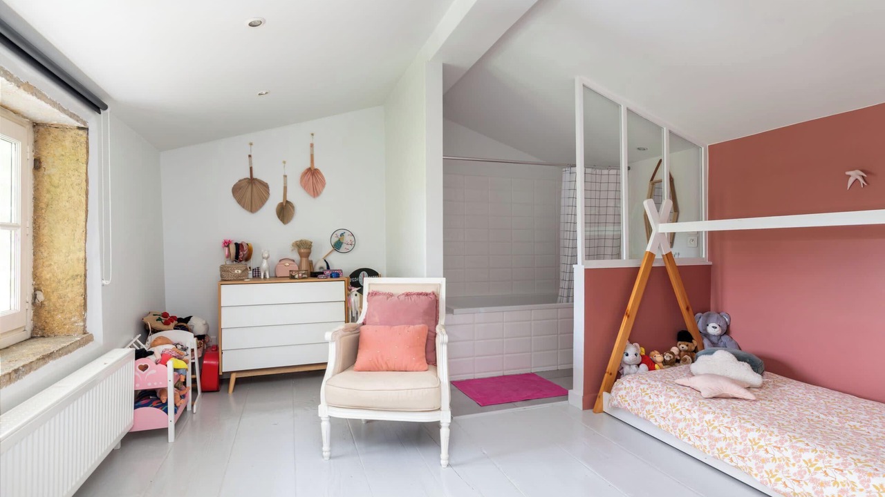 Photo of Bedroom in Saint-Didier-au-Mont-d'Or