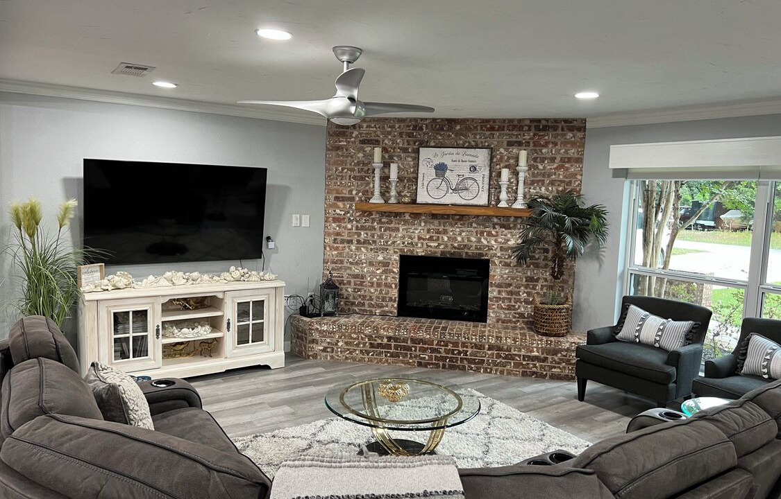 Photo of Livingroom in Oak Point