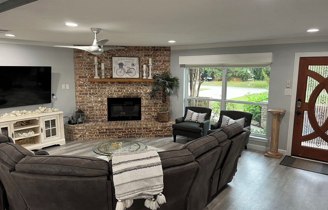 Photo of Livingroom in Oak Point