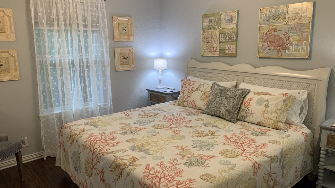 Photo of Bedroom in Oak Point