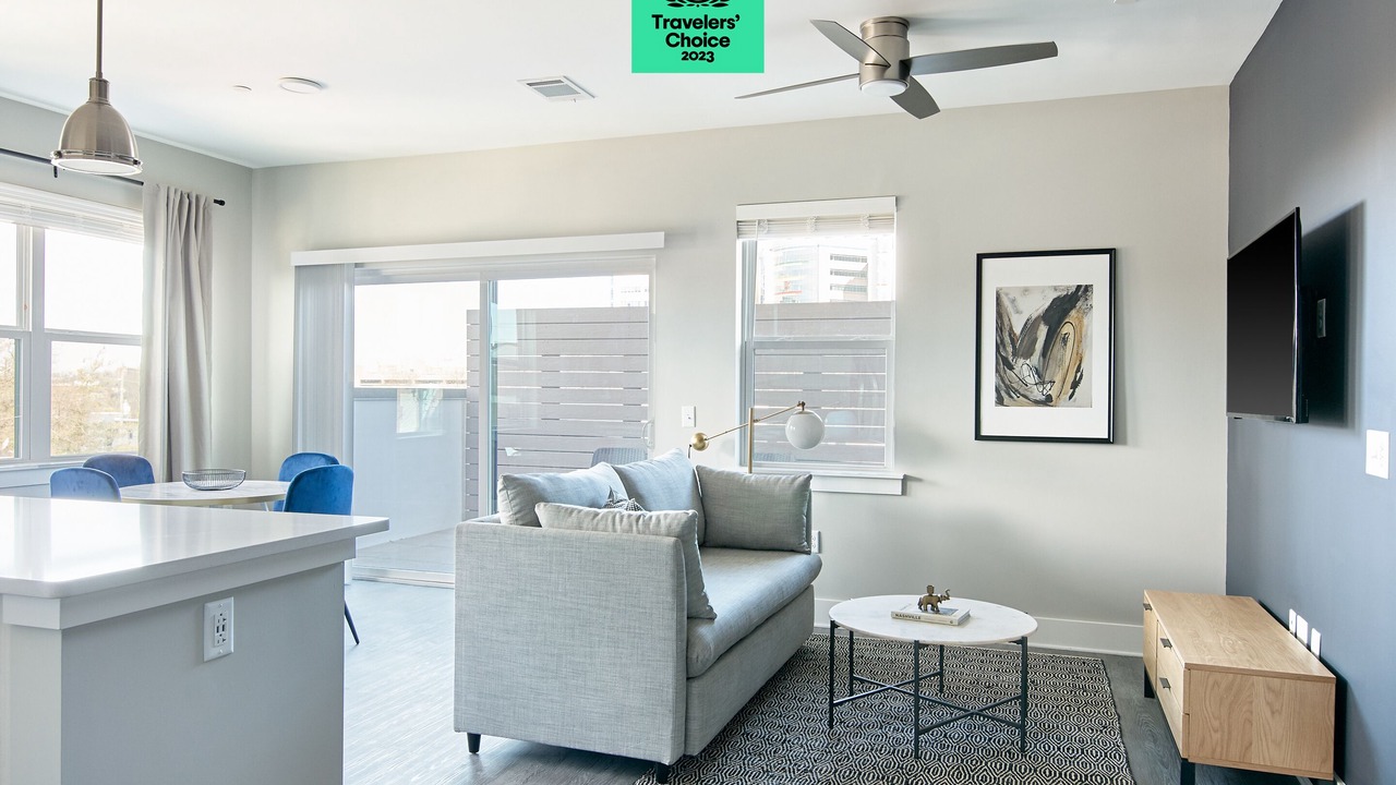 Photo of Livingroom in Hillsboro West End