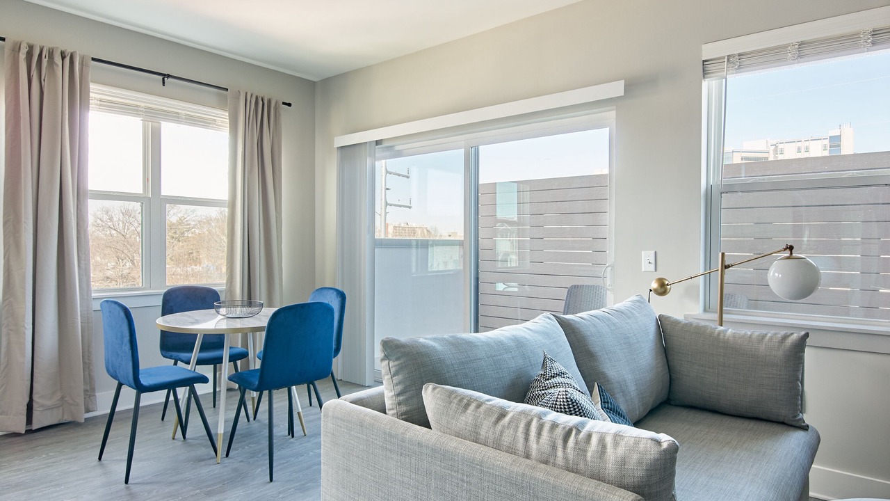 Photo of Livingroom in Hillsboro West End