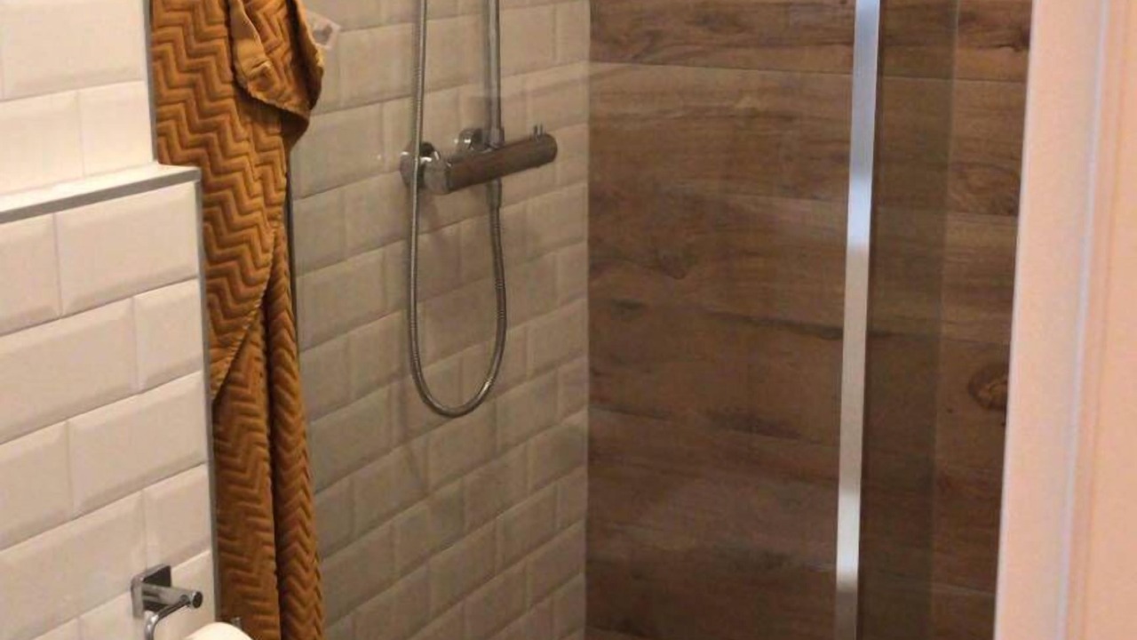 Photo of Bathroom in Vex