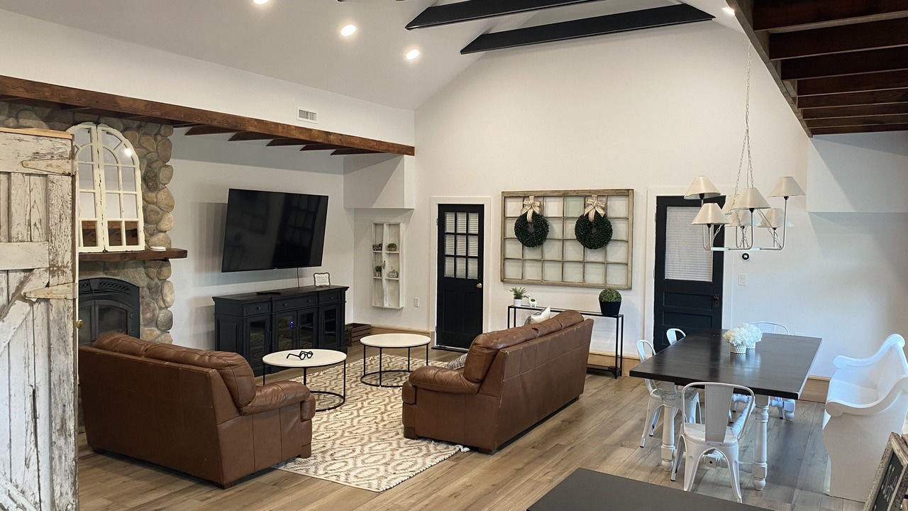 Photo of Livingroom in Jamesport