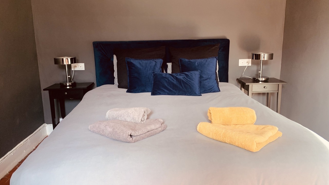 Photo of Bedroom in Comedie