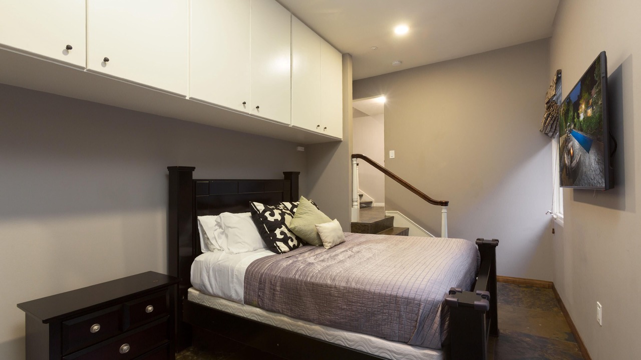 Photo of Bedroom in Beverly Glen