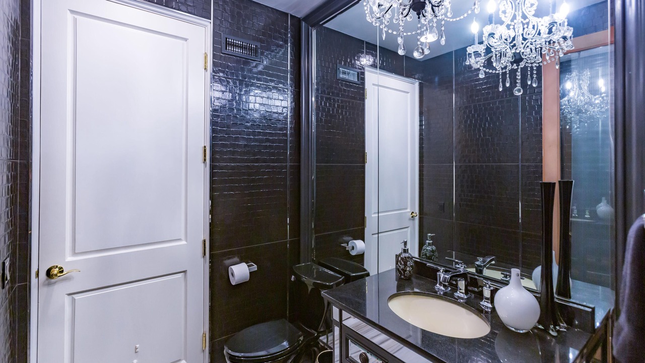 Photo of Bathroom in Beverly Glen