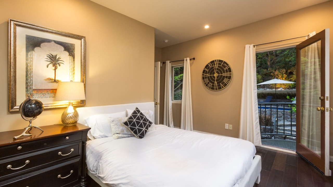 Photo of Bedroom in Beverly Glen