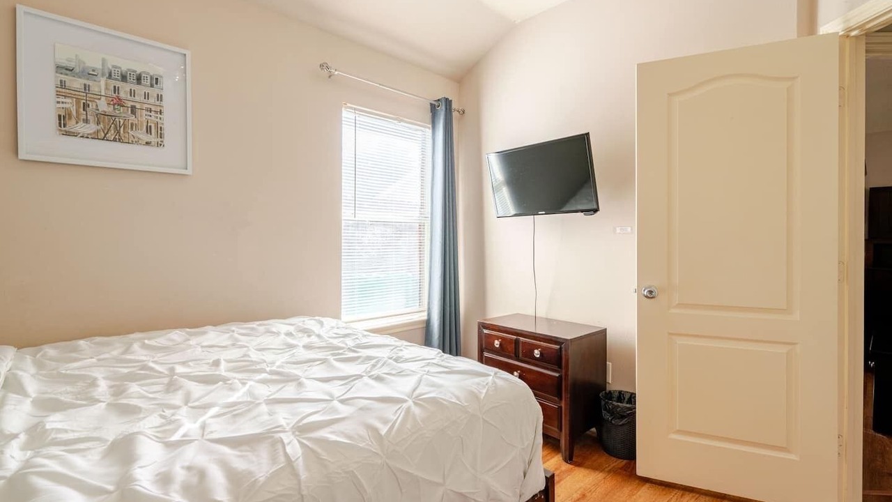 Photo of Bedroom in Baytown