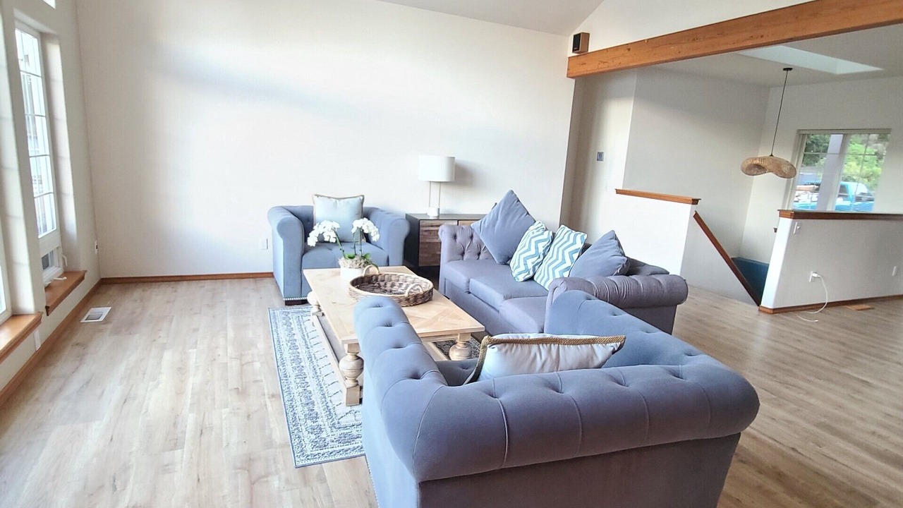 Photo of Livingroom in Shelton