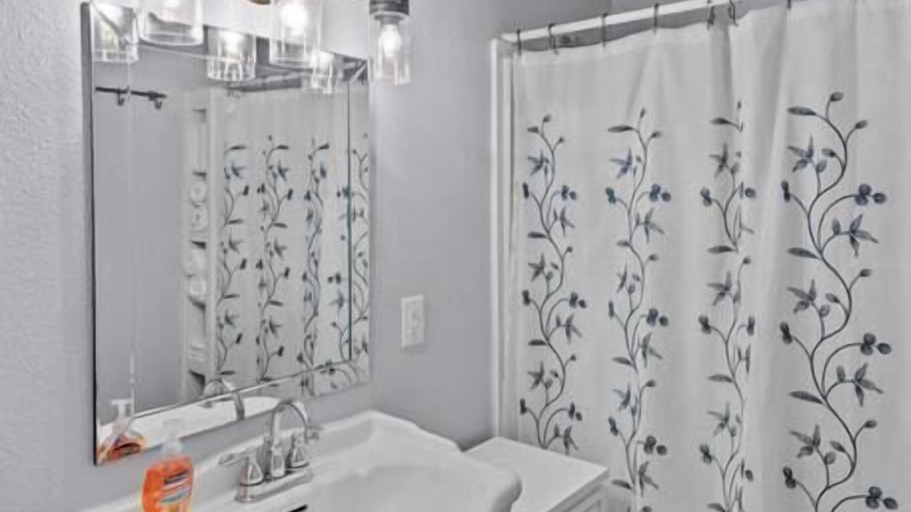 Photo of Bathroom in Broadmoor