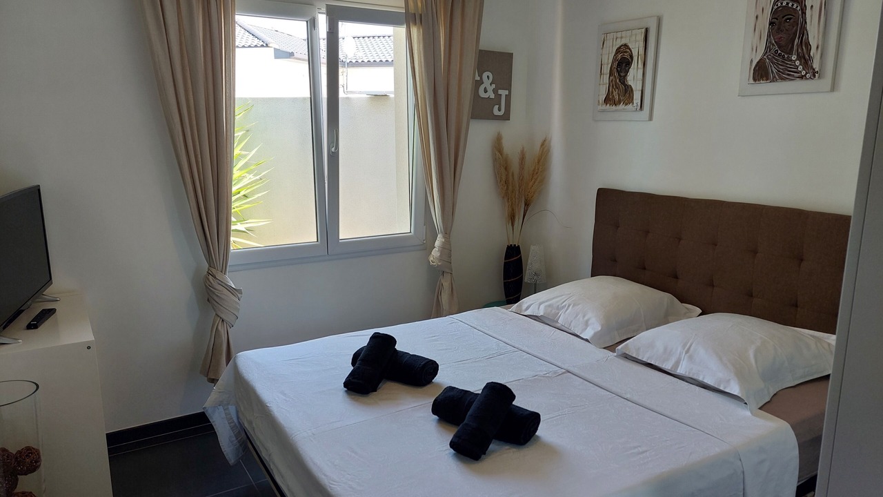 Photo of Bedroom in Saint-Aunes