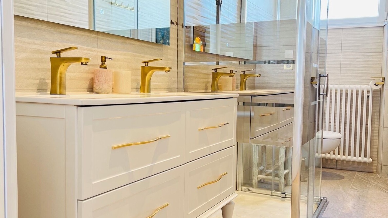 Photo of Bathroom in Landunvez