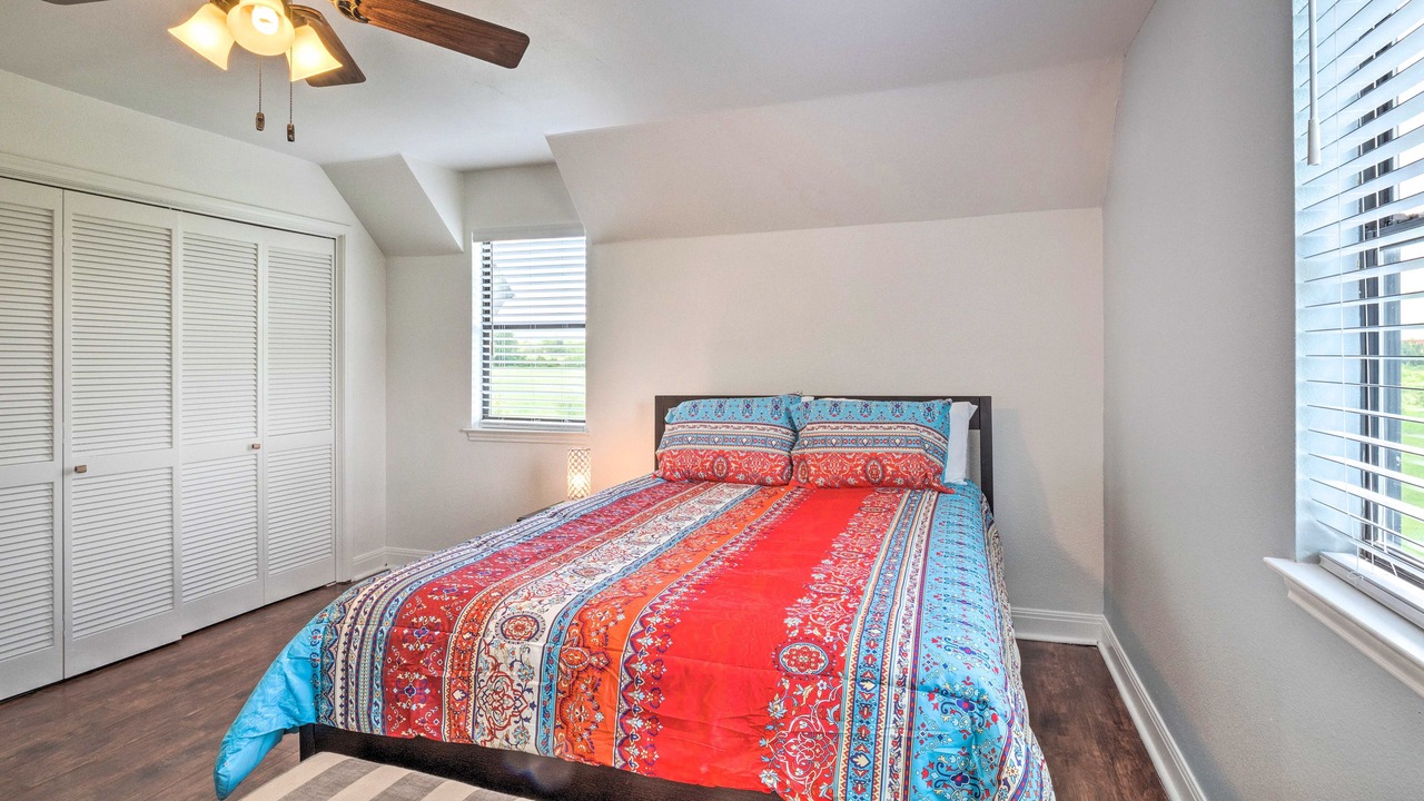Photo of Bedroom in Garfield