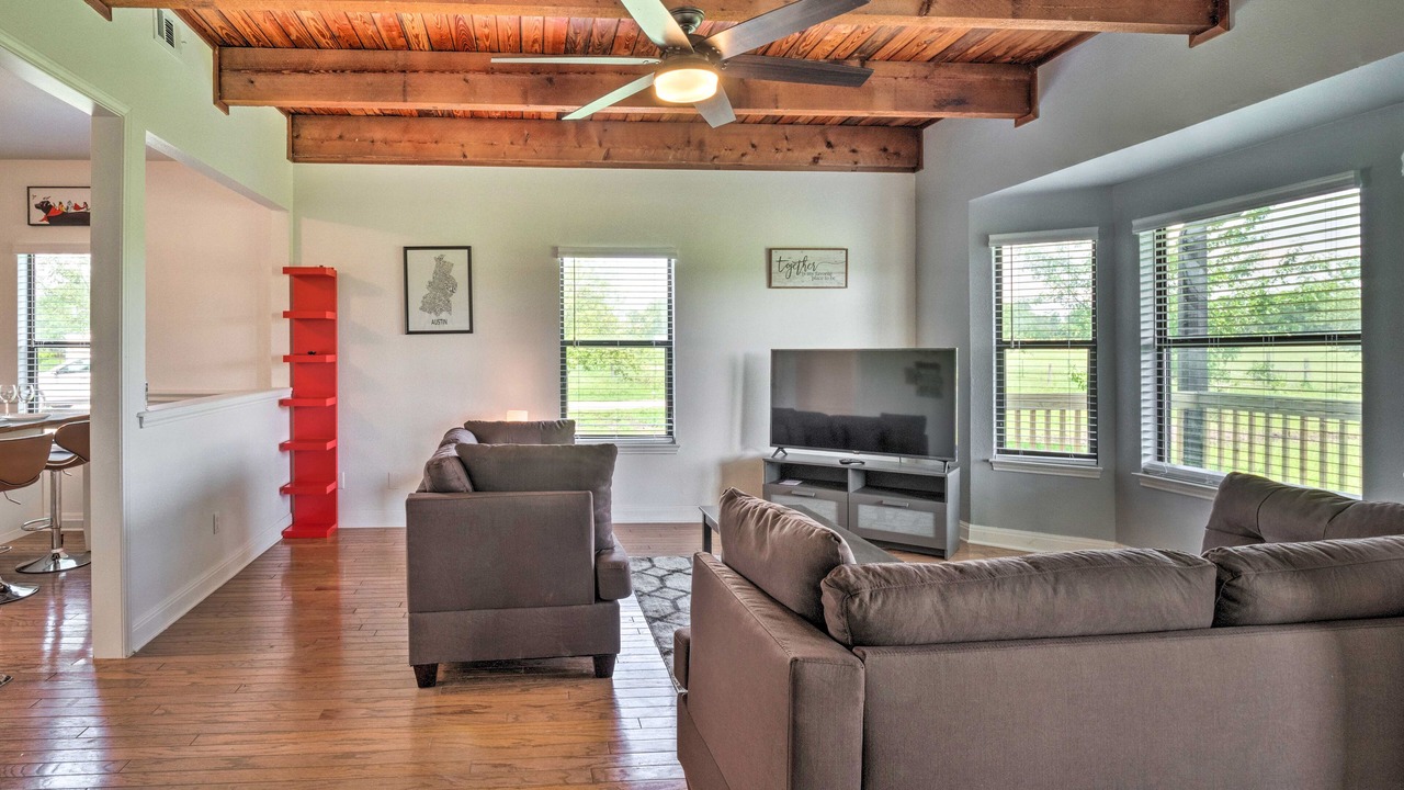 Photo of Livingroom in Garfield