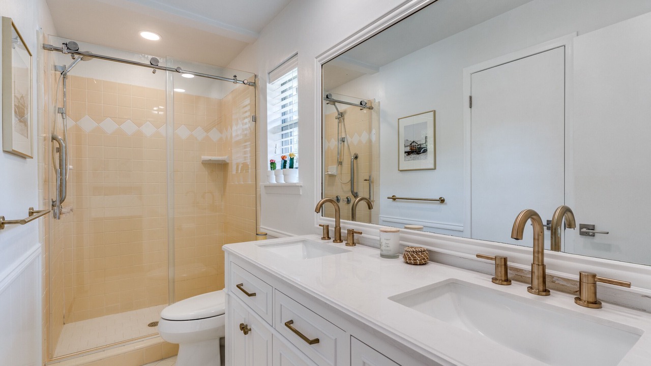 Photo of Bathroom in Lakewood